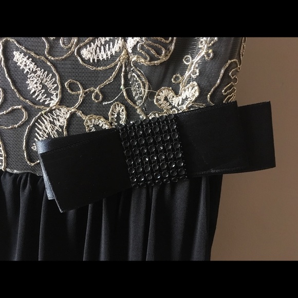 Black&Gold Sheer Low-V Backless Evening/Prom Gown - Picture 5 of 8